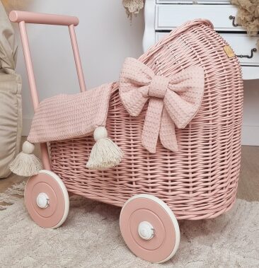 WICKLIBOX Wicker dolls pram in dusty pink with textile bedding set